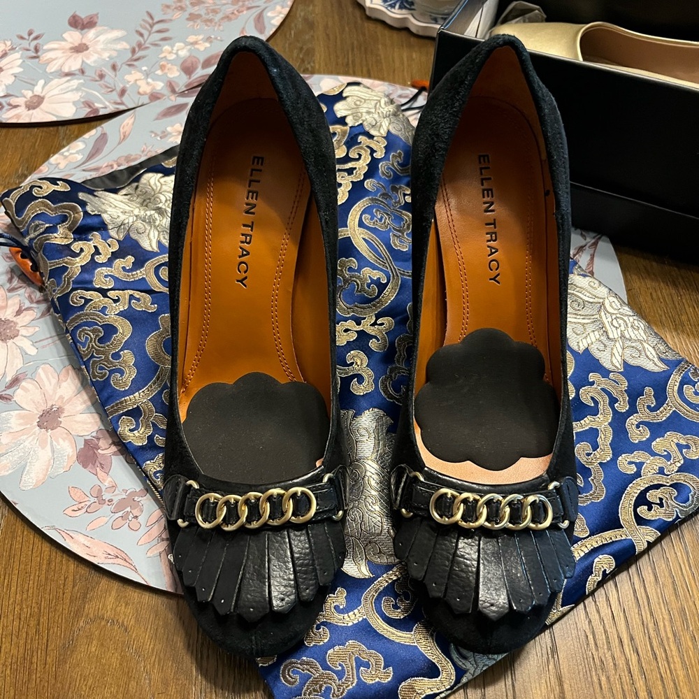 Ellen Tracy Black Heeled Shoes with Gold Accents